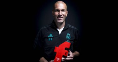 زيدان يحصد جائزة أفضل مدرب فرنسى 2017 من "فرانس فوتبول"