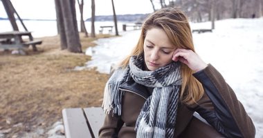 النساء أكثر عرضة لاكتئاب الشتاء مقارنة بالرجال