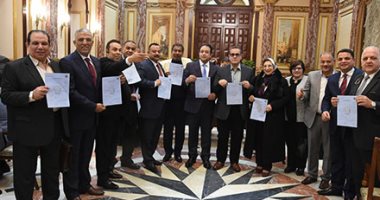 برلمانييون يزكون ترشح السيسى.. ويؤكدون: اتخذ قرارات شجاعة وأنقذ مصر (صور)