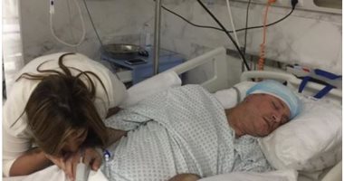 ابنة إيمان البحر درويش تنشر أول صورة لوالدها بالمستشفى.. وتعلق: كفاية تشكيك
