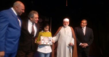 نائب محافظ القاهرة يكرم متحدى الإعاقة بمسرح الهناجر