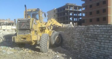 إزالة التعديات على 57161 مترا من أراضى الدولة بمنطقة الكهف بالغردقة