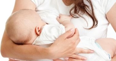 تعرفى على فوائد الرضاعة الطبيعية للطفل والأم