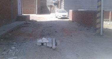 صور .. أهالى دمياط يشكون تأخر أعمال الرصف بأغلب الشوارع