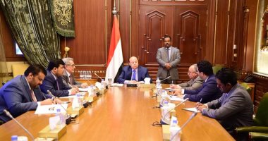  الرئيس اليمنى يلتقى مسئولى المؤسسات المالية ويشيد بدعم السعودية لليمن