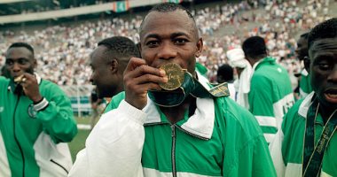 جول مورنينج.. أمونيكى نجم الزمالك الأسبق يقود نيجيريا لحصد ذهبية أولمبياد 96