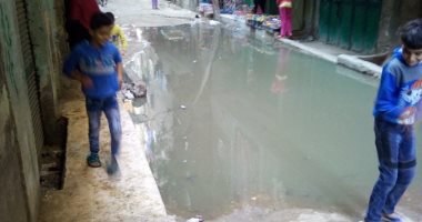مياه الصرف الصحى تجتاح شوارع منطقة النوار فى القليوبية
