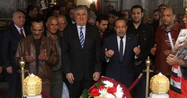 فنانون وسياسيون أمام ضريح عبد الناصر احتفالا بمرور مائة عام على مولده "صور"
