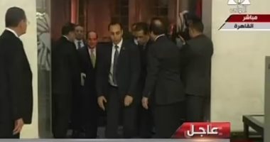 الرئيس السيسي يصل مقر انعقاد مؤتمر "حكاية وطن" بأحد فنادق القاهرة