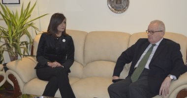 وزيرة الهجرة تبحث مع سفير إيطاليا معادلة رخصة القيادة المصرية والايطالية
