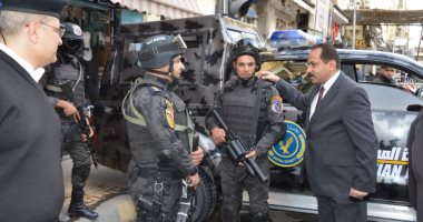 صور.. مدير أمن الإسكندرية يتفقد الخدمات الأمنية بمحيط الكنائس