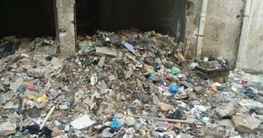 شكوى من انتشار القمامة وعدم رصف الطرق بحى العامرية ثان فى الإسكندرية