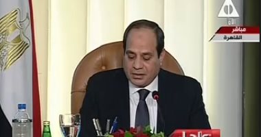 السيسى لـ"المصريين": "لما تتخلوا عن الرئيس مش هيبقى عنده سياسة مستقلة"