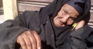 فيديو وصور.. مأساة مسنة بالمنيا تبحث عن شقة تؤويها من برد الشتاء
