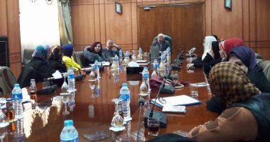 محافظ بورسعيد يطالب القومى للمرأة بتوعية المواطنين للمشاركة بالانتخابات