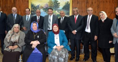 مجلس الدراسات العليا بطنطا يكرم الدكتور إبراهيم سالم لانتهاء فترة نيابته