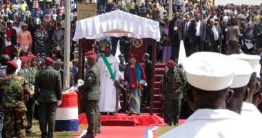 صور.. جورج وايا يحلف اليمين الدستورية رئيسا جديدا لليبيريا