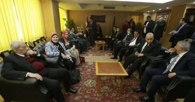 محافظ الفيوم لوفد "دعم مصر": مركز تنمية المجتمع سيكون دفعة للعمل الشعبى