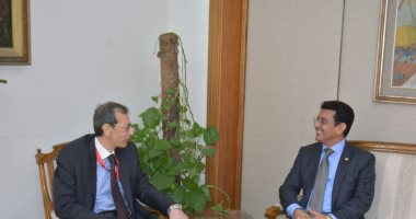  سفير اليمن ومساعد الخارجية المصرية يبحثان تطوير العلاقات المشتركة 