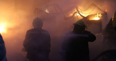 السيطرة على حريق نشب داخل مخزن تجارى فى بشتيل دون إصابات 