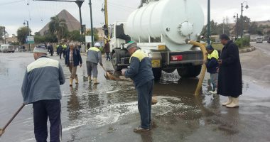 محافظ الجيزة: الانتهاء من شفط مياه الأمطار بالشوارع