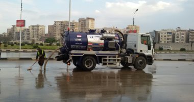 صرف القاهرة يشارك قراء اليوم السابع بصور لأعمال شفط مياه الأمطار بشوارع العاصمة