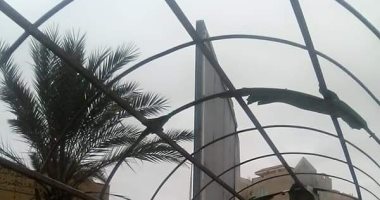 قارئ يطالب بإصلاح مظلة بميدان الستين بدمياط الجديدة لحماية المواطنين من الأمطار