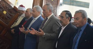 محافظ البحر الأحمر يؤدى صلاة الغائب على شهداء الجيش والشرطة بالغردقة
