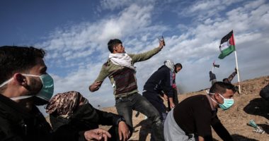 صور.. اشتباكات عنيفة بين قوات الاحتلال الإسرائيلى والفلسطينيين بقطاع غزة