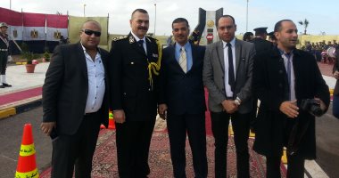 صور.. مدير أمن الإسكندرية يصل النصب التذكارى لوضع أكاليل الزهور