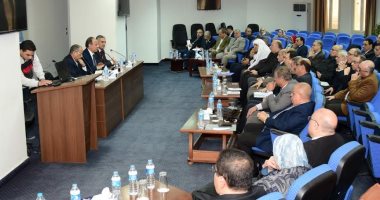 محافظ الإسكندرية يلتقى النواب والمسئولين لمناقشة مشكلات قطاع الصحة