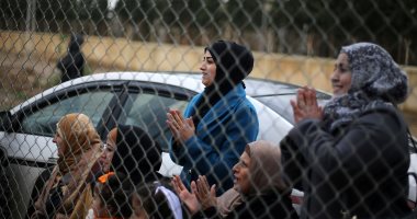 صور.. شرطة حماس تمنع النساء من حضور مباراة كرة قدم فى غزة