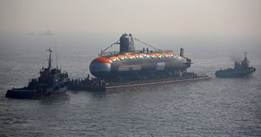 صور.. البحرية الهندية تحتفل باطلاق غواصتها الثالثة من طراز سكوربين