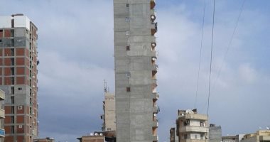 قارئ يرصد بناء أبراج مخالفة فى حى محرم بك بالإسكندرية