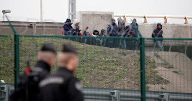 صور.. إصابة 17 شخصا فى إشتباكات بين مهاجرين بفرنسا.. والشرطة تكثف تواجدها