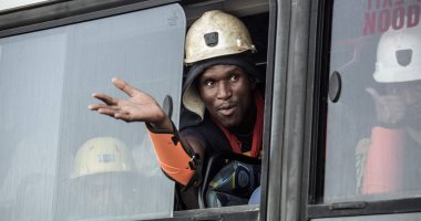 صور.. إنقاذ 955 عاملا بمنجم فى جنوب إفريقيا بعد احتجازهم بسبب عطل كهربائى 