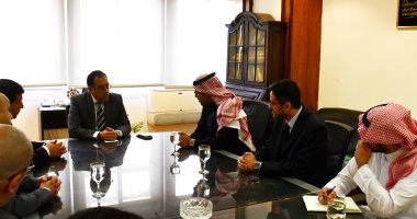 ​وزير الإسكان يبحث مع مجموعة سعودية الاستثمار فى العلمين والعاصمة الإدارية