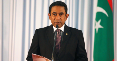 رئيس المالديف يطلع المسئولين بالسعودية على الأزمة السياسية ببلاده
