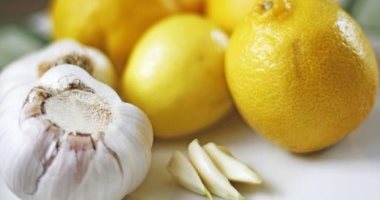 صحتك فى وصفة.. جرب خلطة الثوم والليمون لتقوية المناعة ومنع الأورام