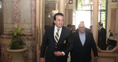 رئيس جامعة عين شمس يستقبل وزير التعليم العالى والبحث العلمى
