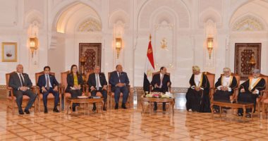 بدء اجتماع الرئيس السيسي مع كبار رجال وسيدات الأعمال فى عمان (صور)