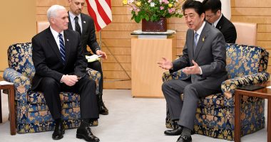 صور.. نائب الرئيس الأمريكى يبحث مع رئيس وزراء اليابان ملف كوريا الشمالية