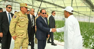 الرئيس السيسي يوجه إدارة المياه بالقوات المسلحة بالاستفادة من "صرف الصوب" (صور)