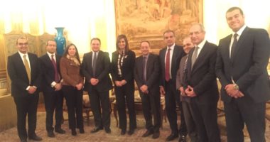 وزيرة الهجرة تلتقى الجالية المصرية بفرنسا وتحثهم على المشاركة فى الانتخابات