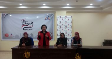 صور.. قومى المرأة بالأقصر ينظم لقاءات حملة "صوتك لمصر بكرة" بمنشأة العمارى