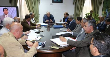 محافظ جنوب سيناء يعقد الاجتماع الأسبوعى لمتابعة تنفيذ المشروعات