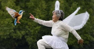 مسنة يابانية عاشقة للتصوير تجذب آلاف المتابعين عبر انستجرام