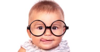 كيف يمكن أن تؤثر الأشعة فوق البنفسجية على عيون طفلك؟