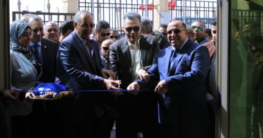 وزير النقل ومحافظ البحر الأحمر يتفقدان أعمال تنفيذ طريق سفاجا - مرسى علم