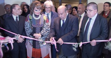 السفير الكويتى بالقاهرة يفتتح معرض "ريشة السلام" بدار الأوبرا